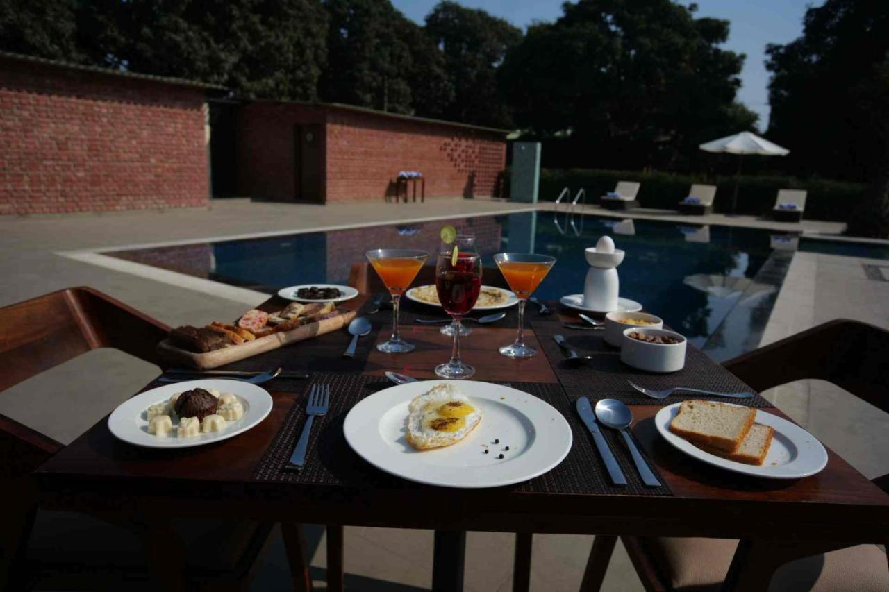 Mango Tree Resorts Siyana 外观 照片